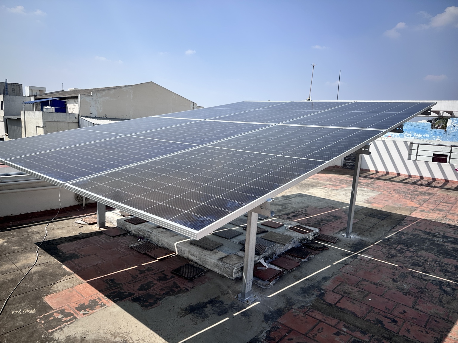 Tilted rooftop solar panel array