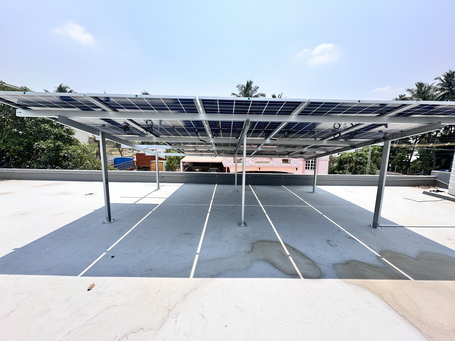 Elevated solar array and rooftop support structure